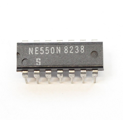 NE550N Precision adjustable positive voltage regulator 2V-40V 50mA DIP14