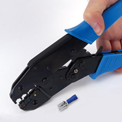 Crimping pliers for insulated lugs 0.5 - 6 mm