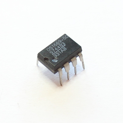 DS1669-50  Digital Potentiometer 50K Ohm 64 Taps Up/Down 8-PDIP