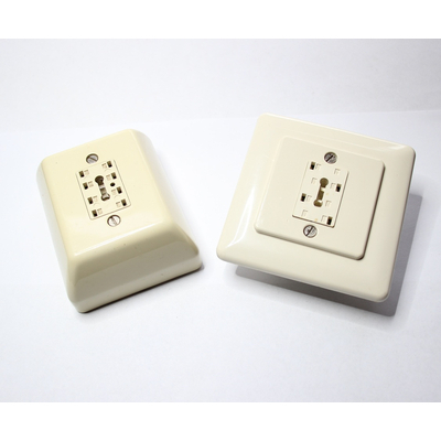 ADo8 Telefon-Aufputzdose + ADo4 Unterpoutzdose