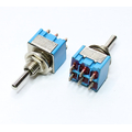 Kippschalter mit Mittelstellung 2 x ein/aus/ein 3A 250VAC