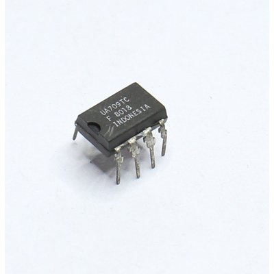 UA709 >LM709<  Operationdverst�rker DIP8