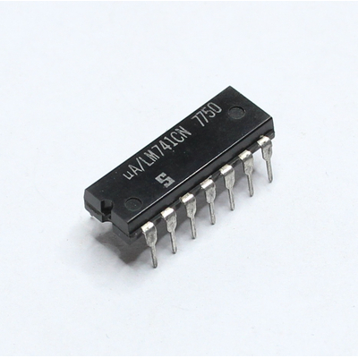 LM741CN operational amplifier DIL14