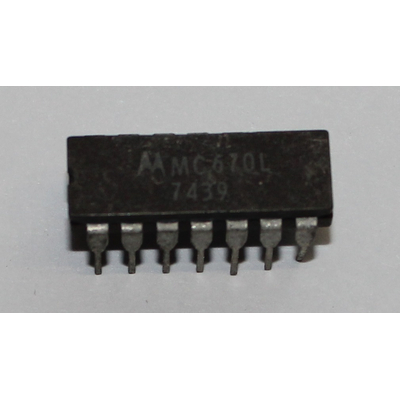 MC670L Dreifaches NAND-Gatter mit 3 Eingngen (passives Pullup)