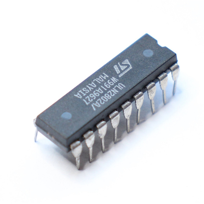 ULN2802 NPN Transistor Array-8 darlington 500mA 50V (each driver for 14-15V PMOS)