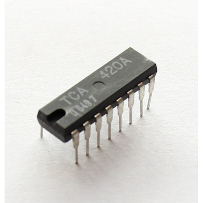 TCA420A ZF-Verst�rker mit symmetrischen FM-Demodulator DIP16