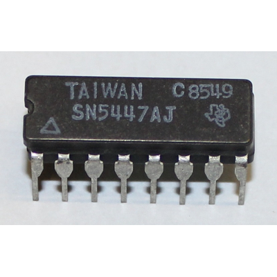  7447 / 5447  BCD to seven segment decoder/driver with open collector output