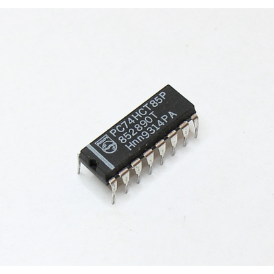 74HCT85 4-bit magnitude comparator DIL16