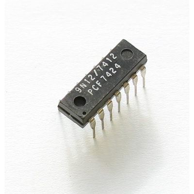 7412 / 9N12 triple 3-input NAND gate with open collector outputs