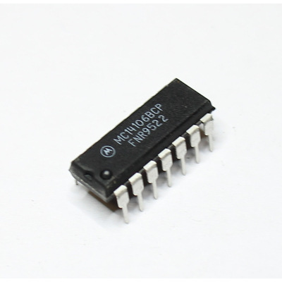 MC14106BCP  >40106< Hex Schmitt Trigger DIP14