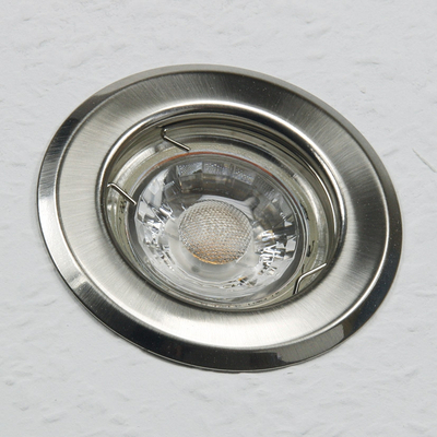 Ceiling mount brackett for MR16 �50mm illuminant chrome-matt