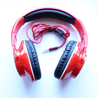 dynamischer Stereo-Kopfh�rer rot inkl. 3,5mm Klinkenkabel...