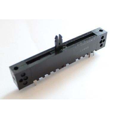 Schieberegler / Fader    2.2K log mono