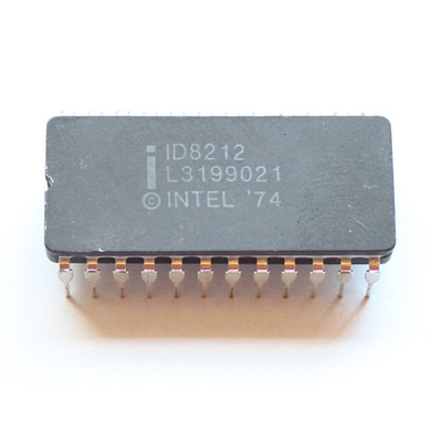 D8212 I/O Port 8 Bit