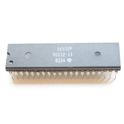 R6532-11   RIOT IC for CBM / SFD1001 / 2031LP / Atari 2600 / (C010750)