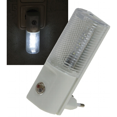 LED night light with day / night sensor