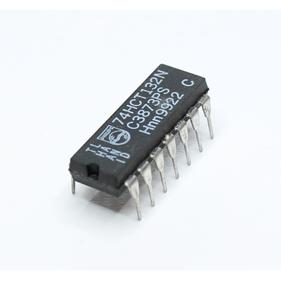 74HCT132N Quad 2-input NAND Schmitt Trigger DIL14