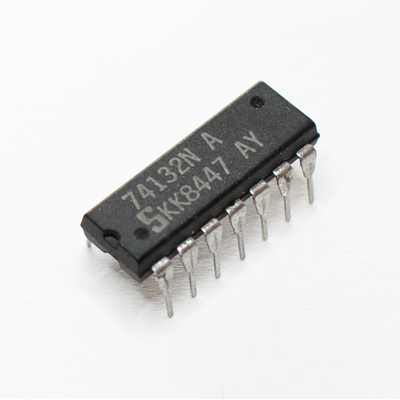 74132N Quad 2-input NAND Schmitt Trigger DIP14