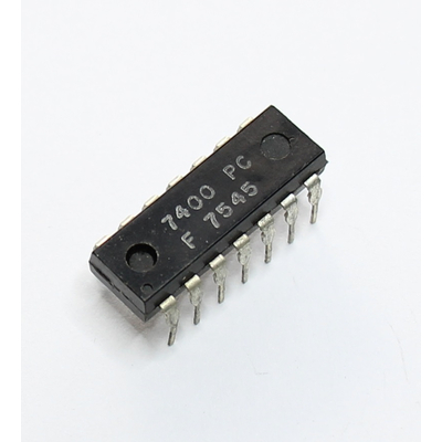 7400 quad 2-input NAND gate DIP14