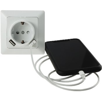 Schutzkontakt-Steckdose + 2 x USB Buchse wei� matt