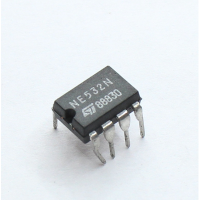 NE532N dual operational amplifier 3 � 32 / � 1,5 � 16VDC