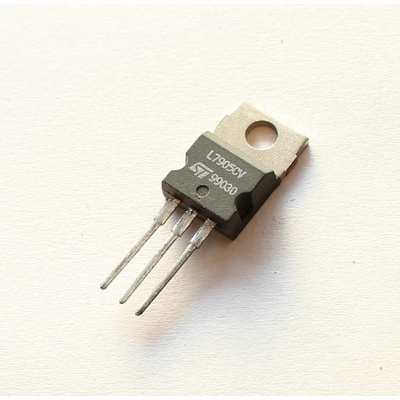         5V 1,5A Negative voltage regulator TO220 - uA7905C, L7905CV