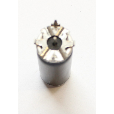 Electrolytic capacitor    470�f   16V