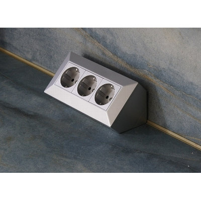 3-fach Aufbausteckdosenblock silber