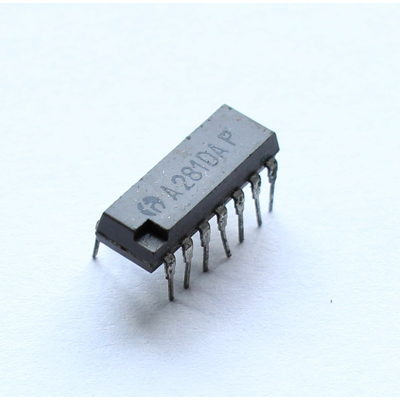 A281D AM-FM-ZF- Verst�rker f�r Batterie und Netzbetrieb...