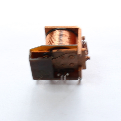 Relais 12V 1 x (ein) 40A - V23033-C1017-X001